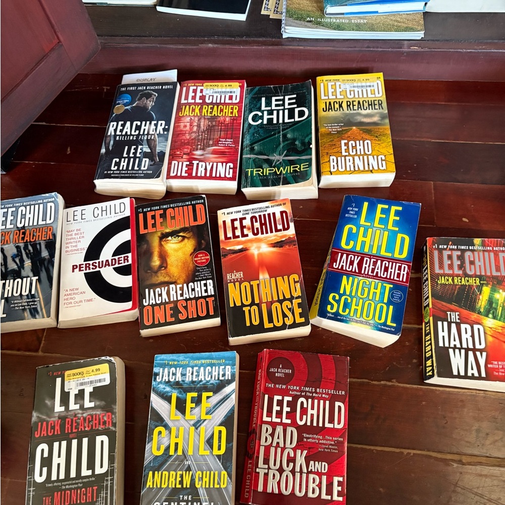 Reacher Book Collection - Picture 2 of 2